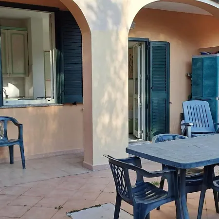 Lägenhet L'oasi Nel Canneto Santa Teresa Gallura